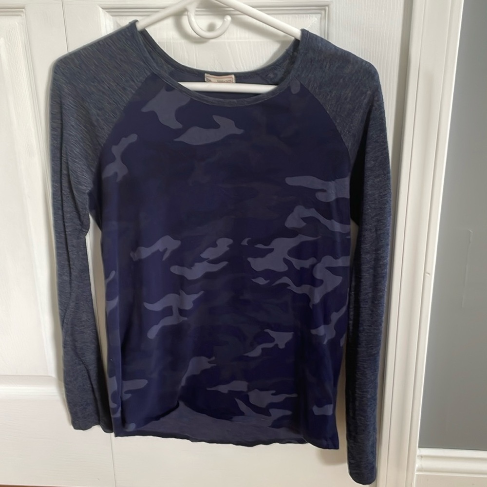Women’s Gap Camo Long Sleeve Tee